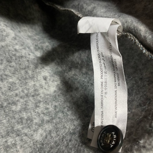 Ariat Caldwell printed shirt jacket like new - Picture 8 of 8